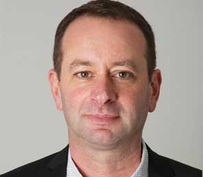 Carl Horton - Specialist Implantologist and Periodontist